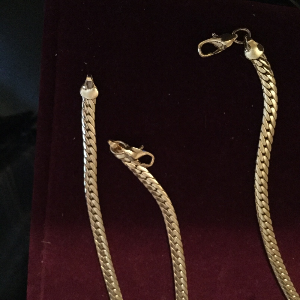 Chain Necklace and Bracelet set - Picture 2 of 2